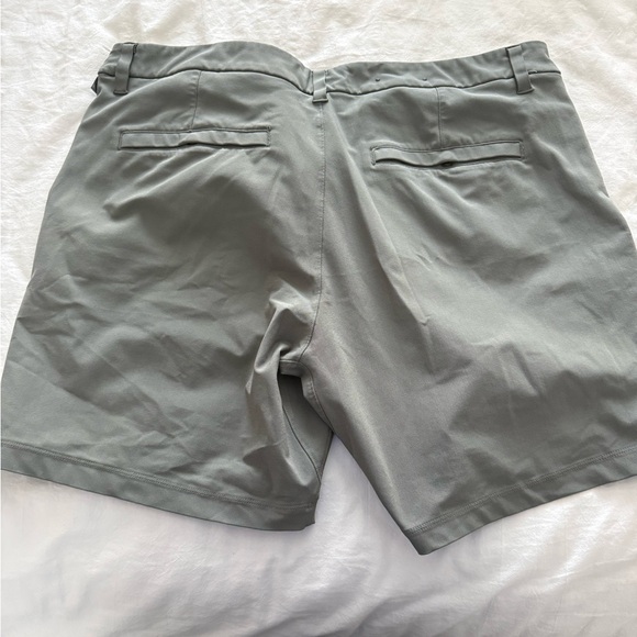 Men’s Lululemon ABC Short - Picture 3 of 3